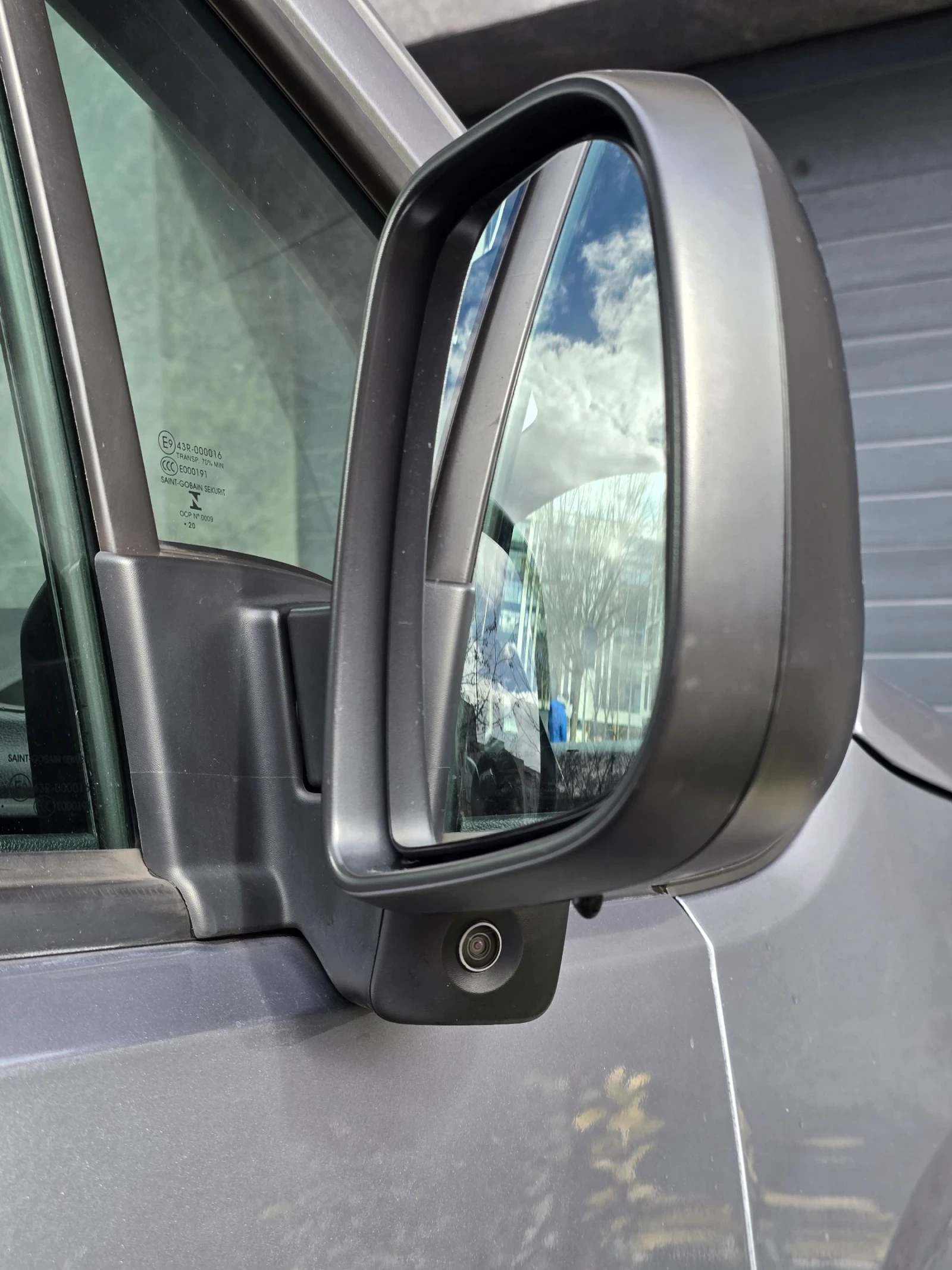 Citroen Berlingo 1.5 РЕГИСТРИРАН N1, снимка 14 - Автомобили и джипове - 54611521