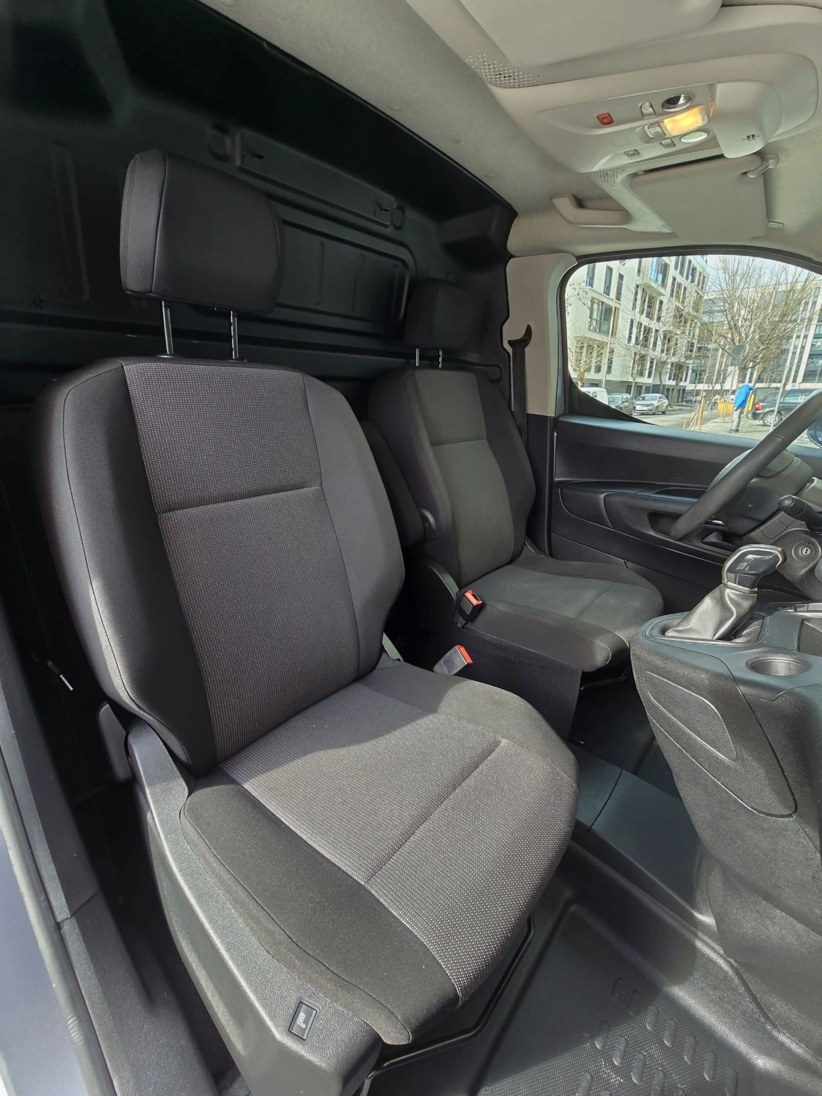 Citroen Berlingo 1.5 РЕГИСТРИРАН N1, снимка 9 - Автомобили и джипове - 54611521