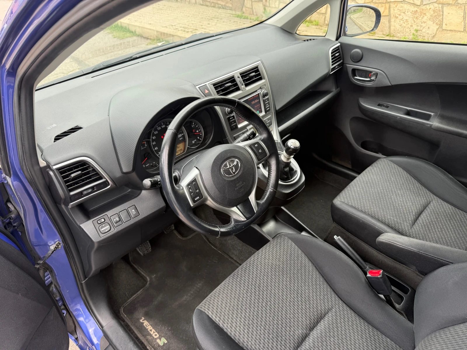 Toyota Verso S 1.4 d4d УНИКАТ, снимка 8 - Автомобили и джипове - 54653283
