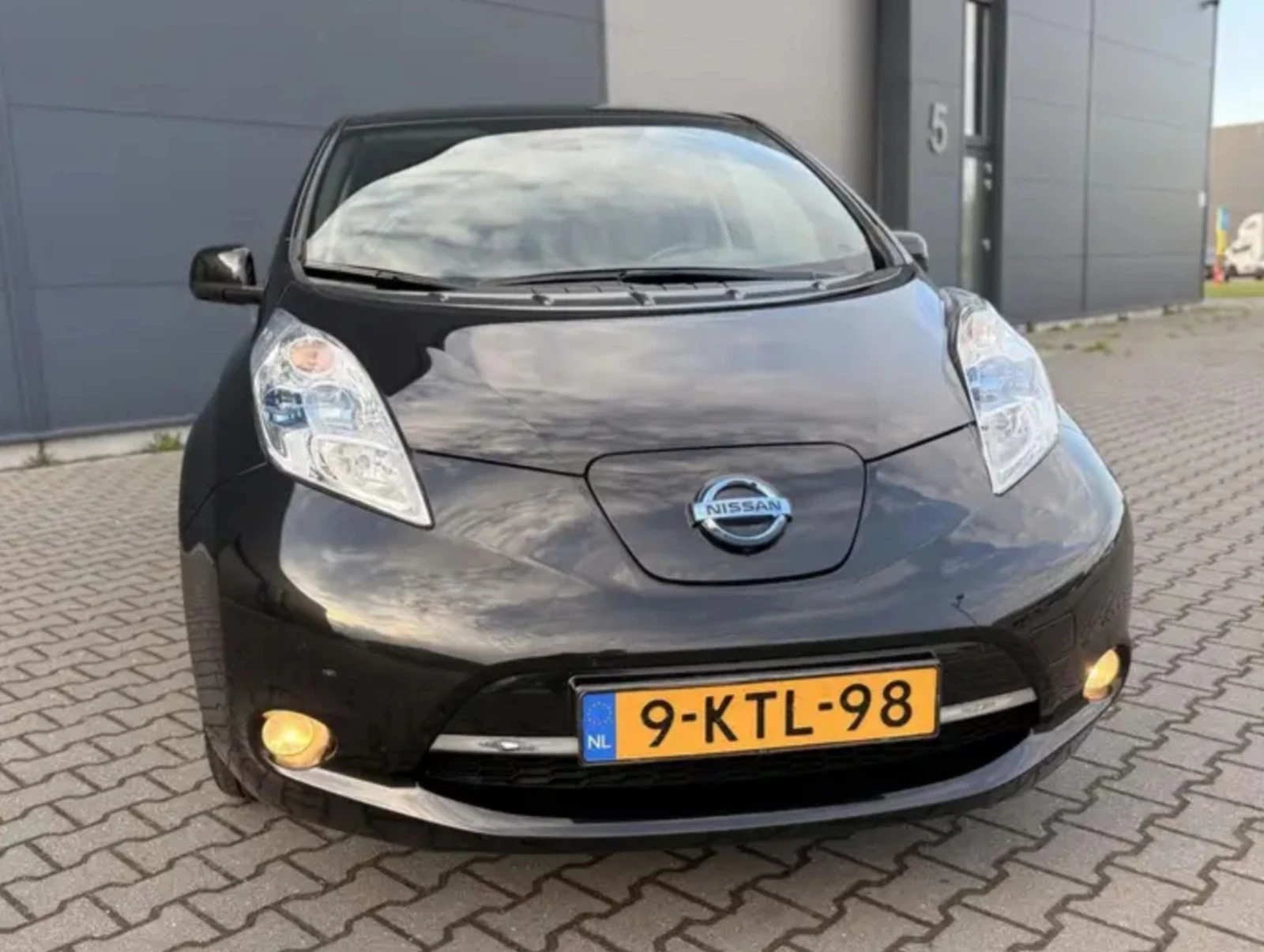Nissan Leaf , снимка 2 - Автомобили и джипове - 54801395