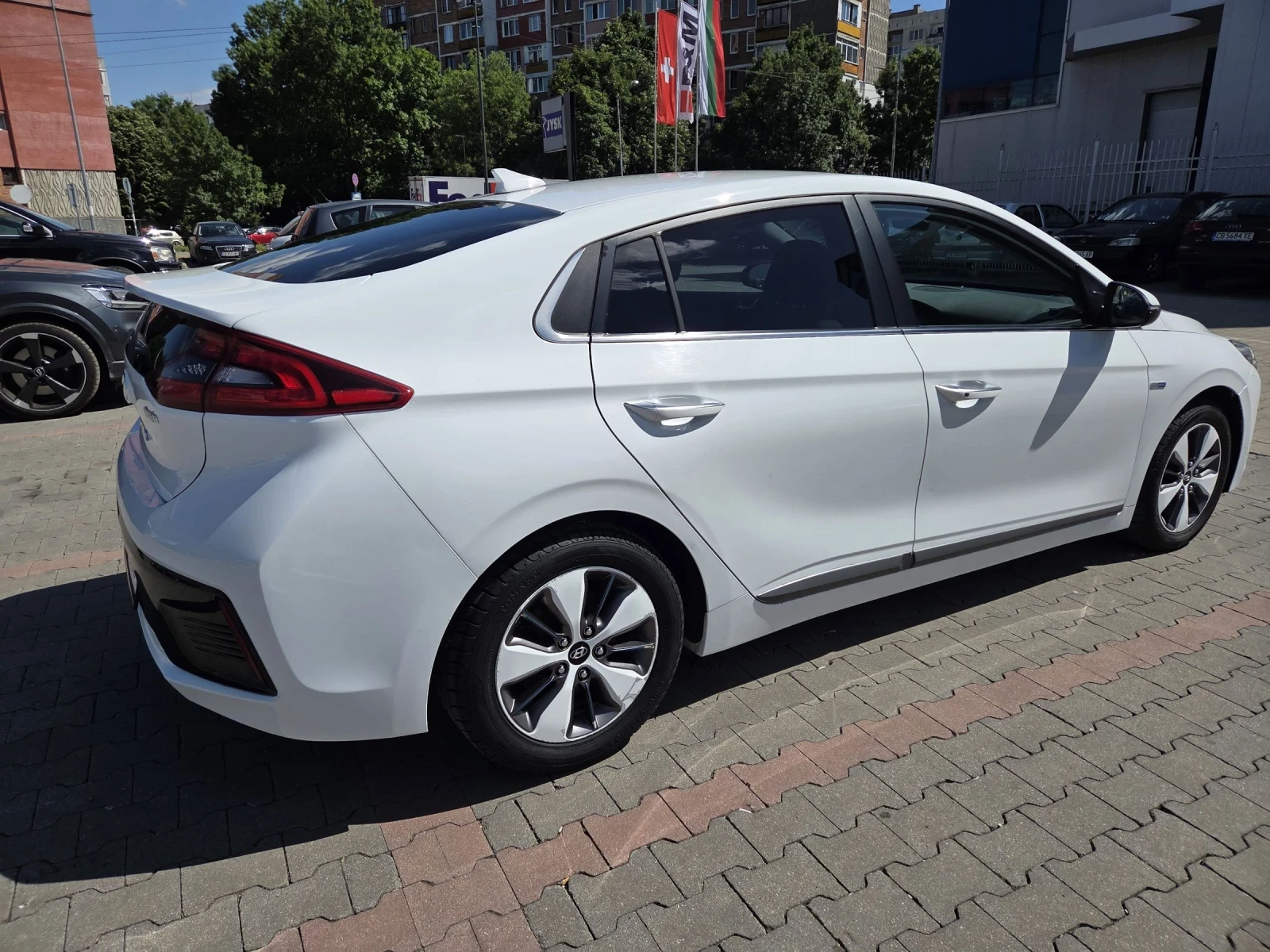 Hyundai Ioniq PLUG IN HYBRID/ FULL/ LED, снимка 5 - Автомобили и джипове - 54931402