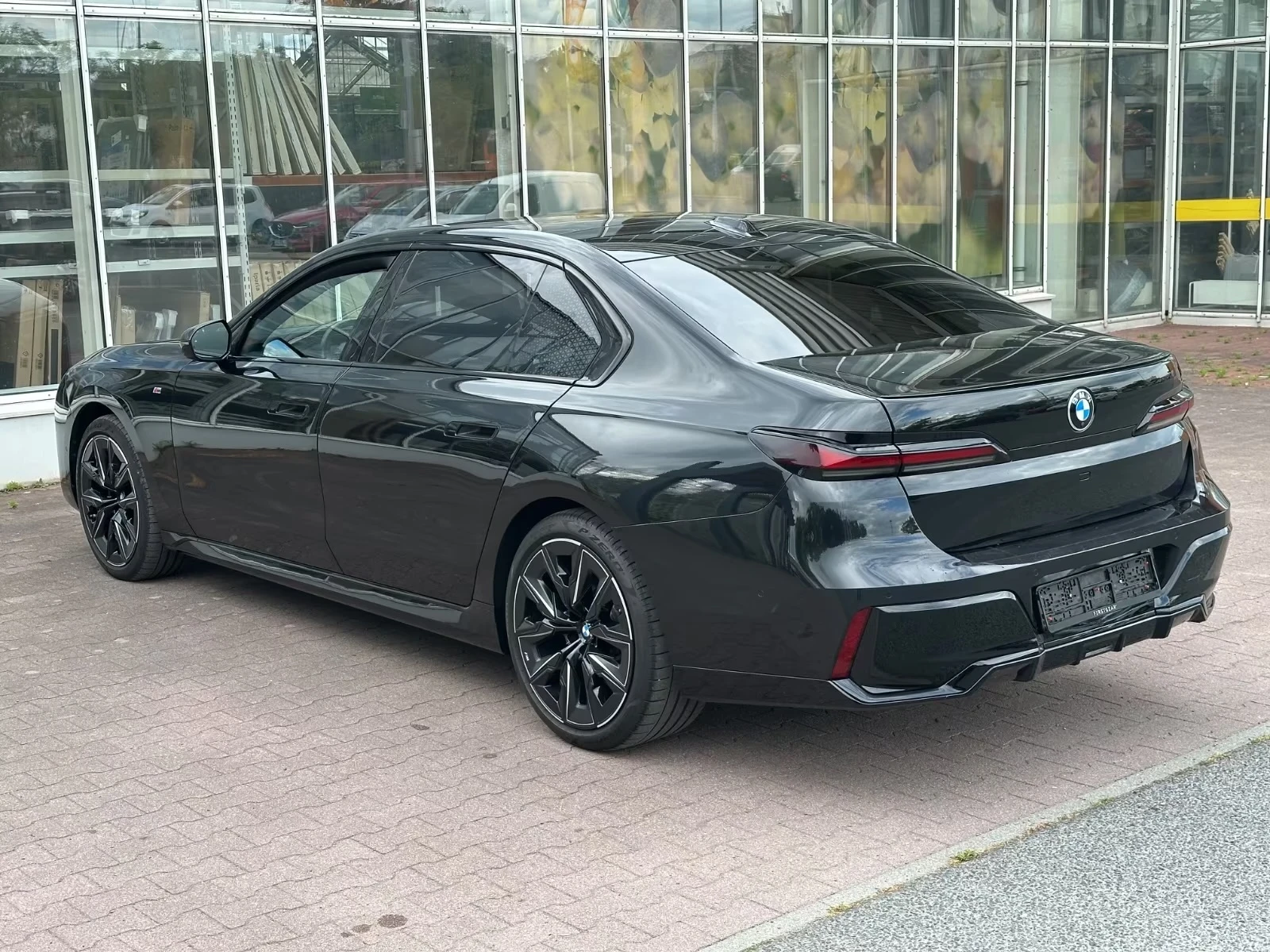 BMW 740 xDrive* 40d* M sport* Head-up* Pano, снимка 3 - Автомобили и джипове - 55100316