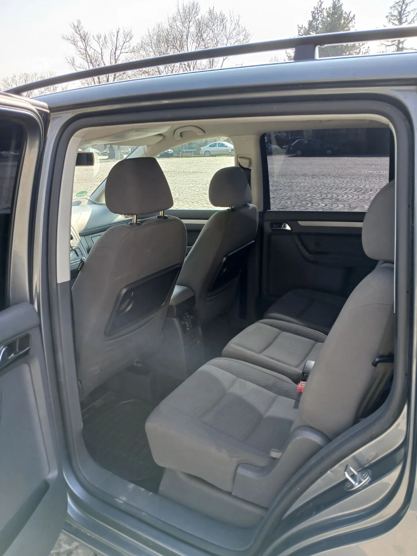 VW Touran, снимка 10 - Автомобили и джипове - 56467141