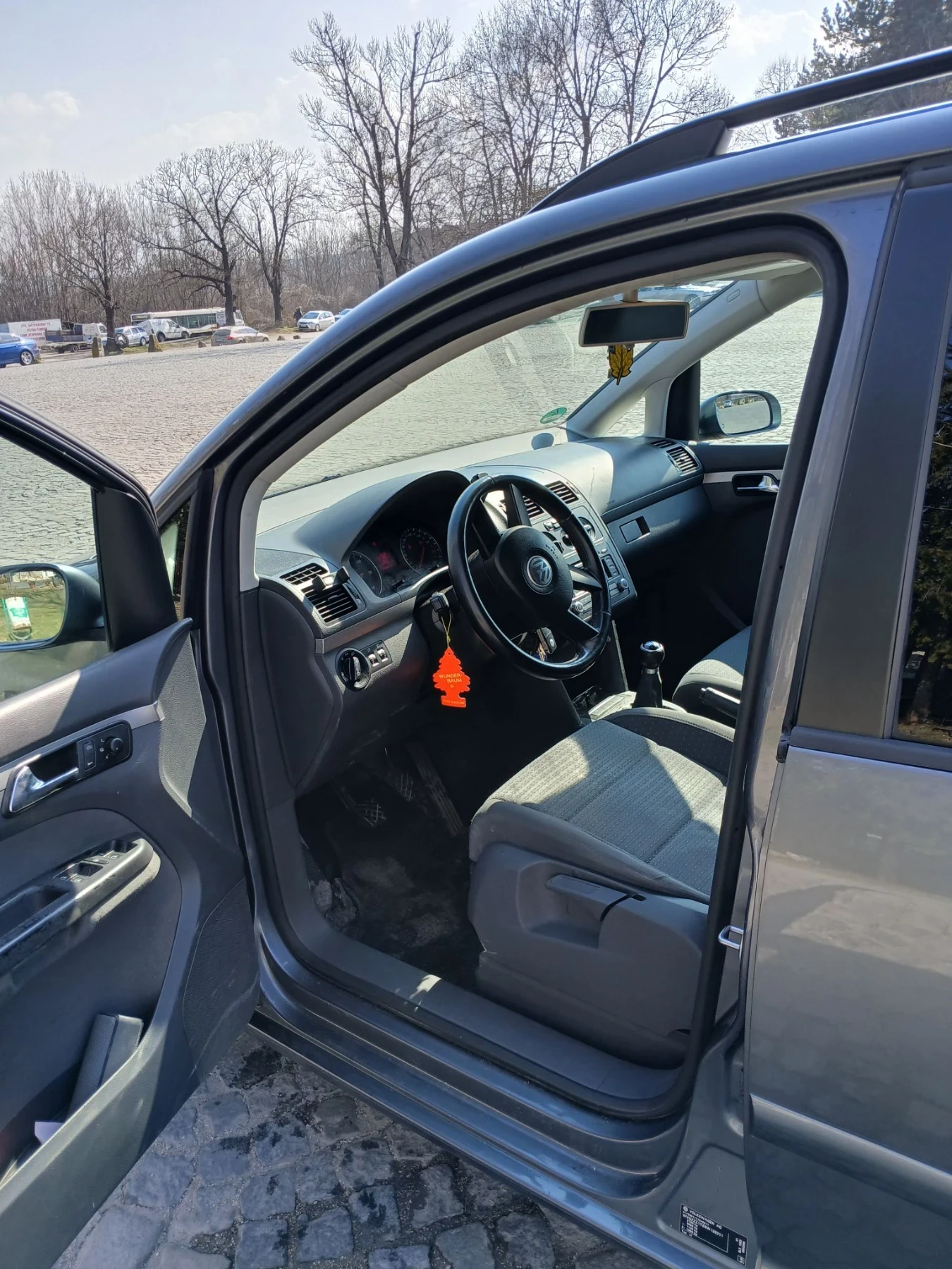 VW Touran, снимка 9 - Автомобили и джипове - 56467141