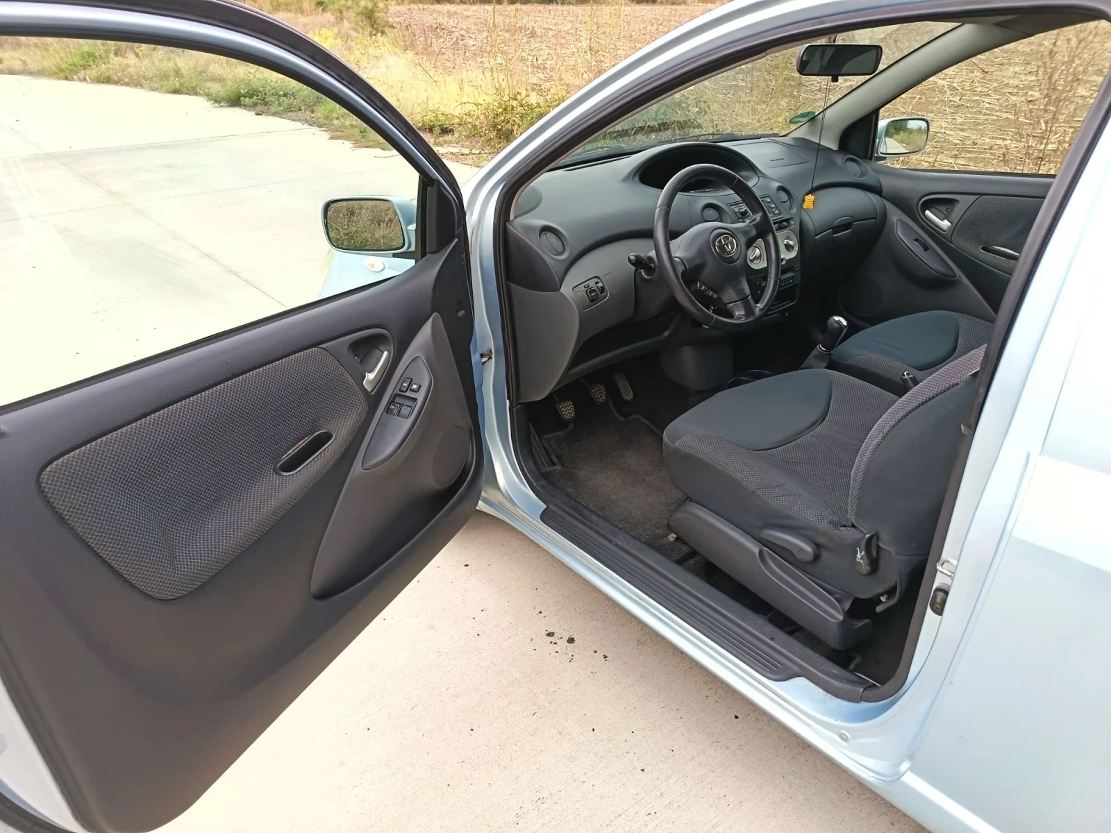 Toyota Yaris 1.0VVTI EURO4, снимка 7 - Автомобили и джипове - 56275159