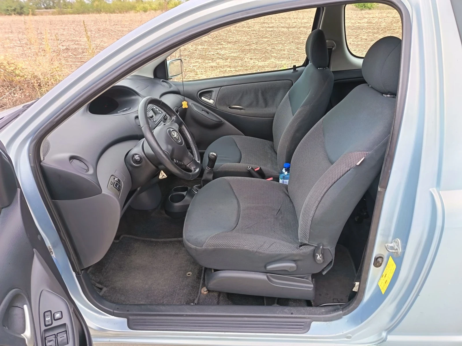 Toyota Yaris 1.0VVTI EURO4, снимка 8 - Автомобили и джипове - 56275159