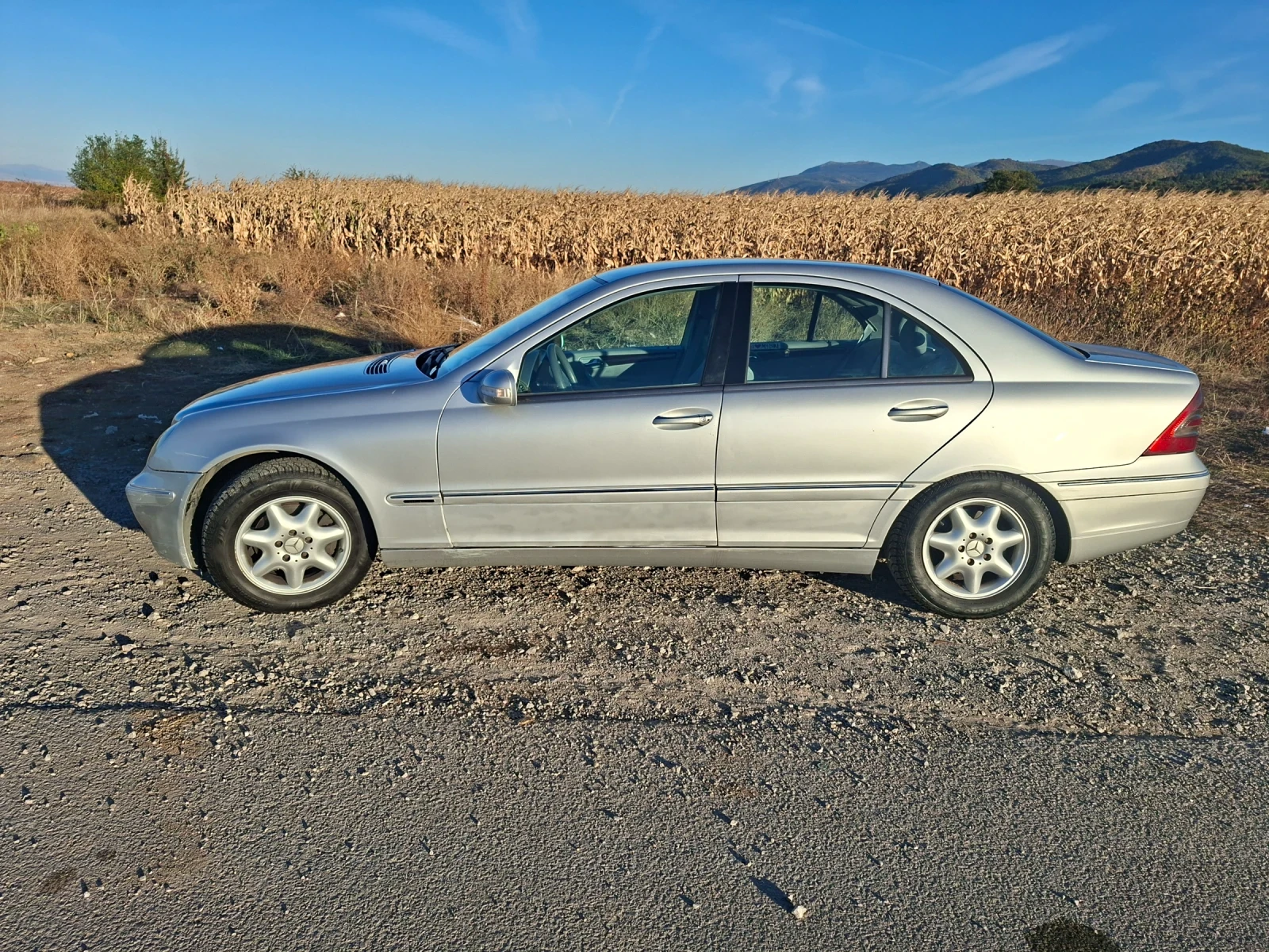 Mercedes-Benz C 220, снимка 2 - Автомобили и джипове - 56524698
