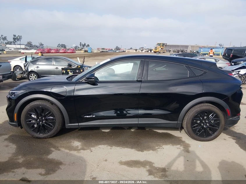 Ford Mustang Mach-E SELECT, снимка 13 - Автомобили и джипове - 56657209