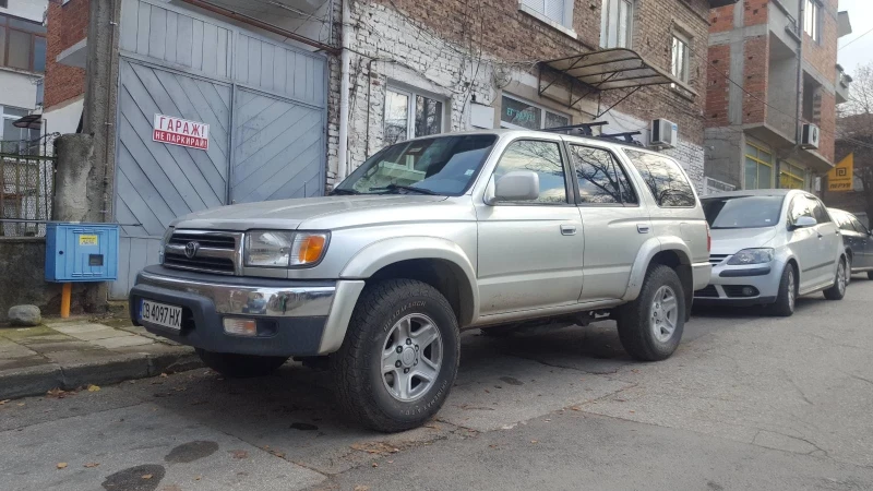 Toyota 4runner, снимка 4 - Автомобили и джипове - 47726183