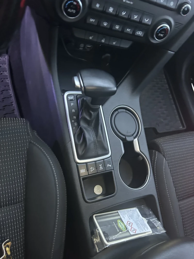 Kia Sportage, снимка 11 - Автомобили и джипове - 50640466