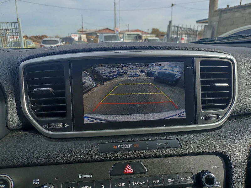 Kia Sportage 2.0 CRDI 4X4 Premium XS, снимка 10 - Автомобили и джипове - 52394632