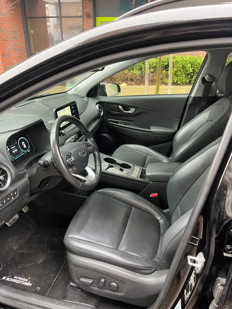 Hyundai Kona Premium 64 kW, кожен салон, панорамен покрив, снимка 13 - Автомобили и джипове - 52900910