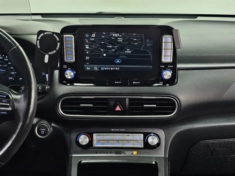 Hyundai Kona Electric Premium, снимка 13 - Автомобили и джипове - 56657521