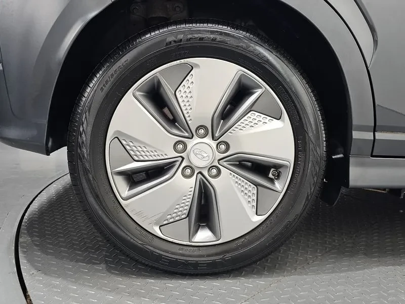 Hyundai Kona Electric Premium, снимка 4 - Автомобили и джипове - 56657521