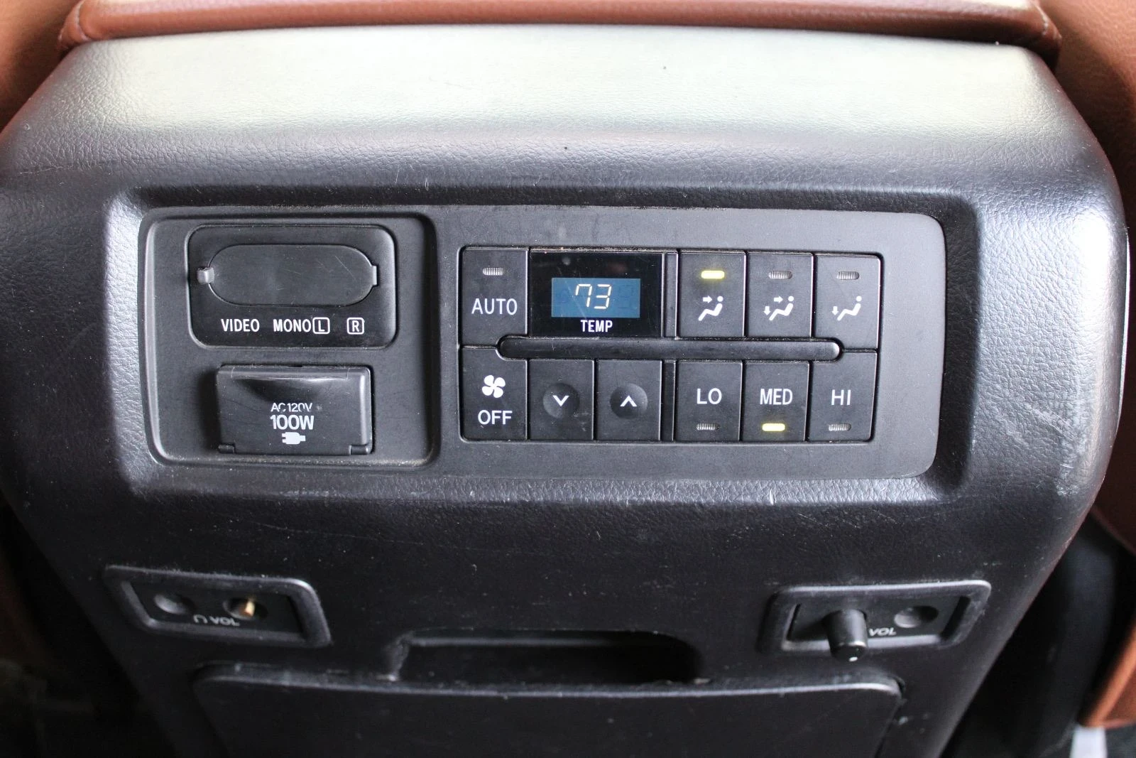 Toyota Sequoia Platinum  - изображение 7