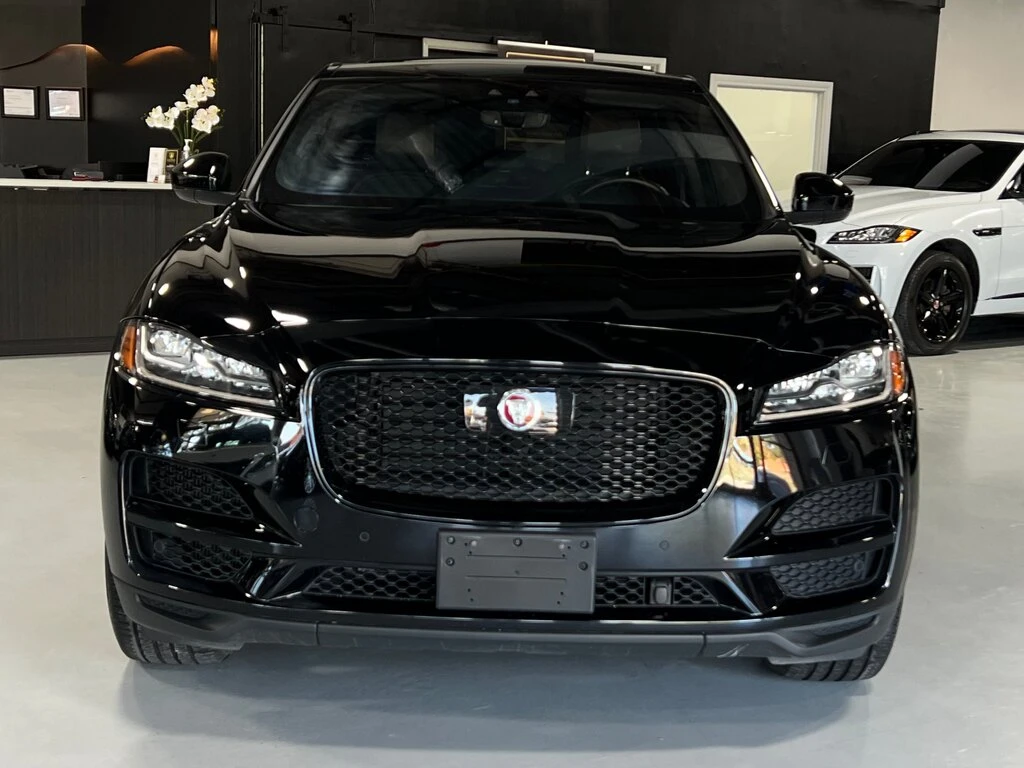 Jaguar F-PACE PRESTIGE * CARFAX * АвтоКредит * Цена до България* - изображение 2