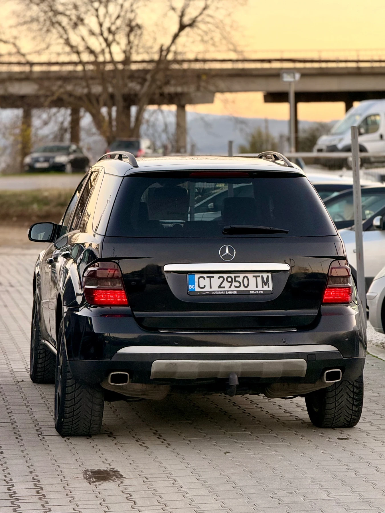 Mercedes-Benz ML 320 Топ* Обслужен* Всичко платено* Бартер* Пружини*  - изображение 9