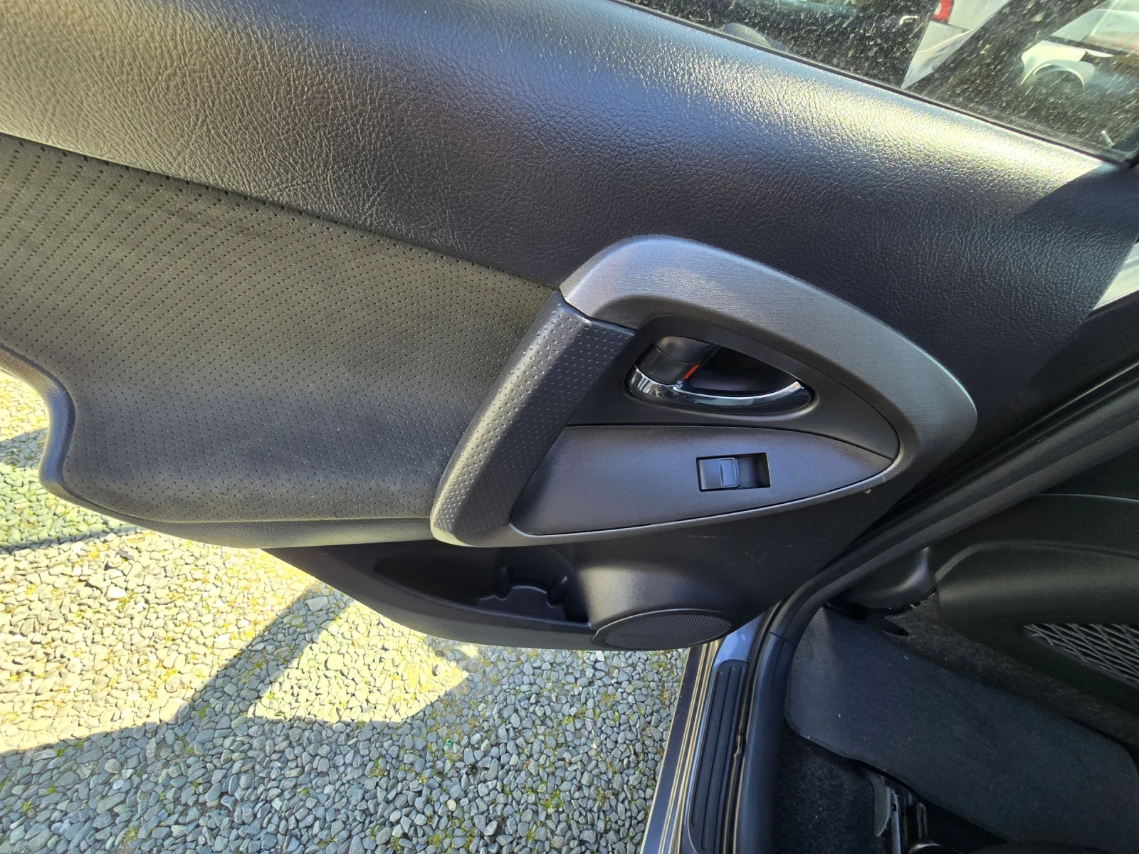 Toyota Rav4 D4D, снимка 7 - Автомобили и джипове - 53752588