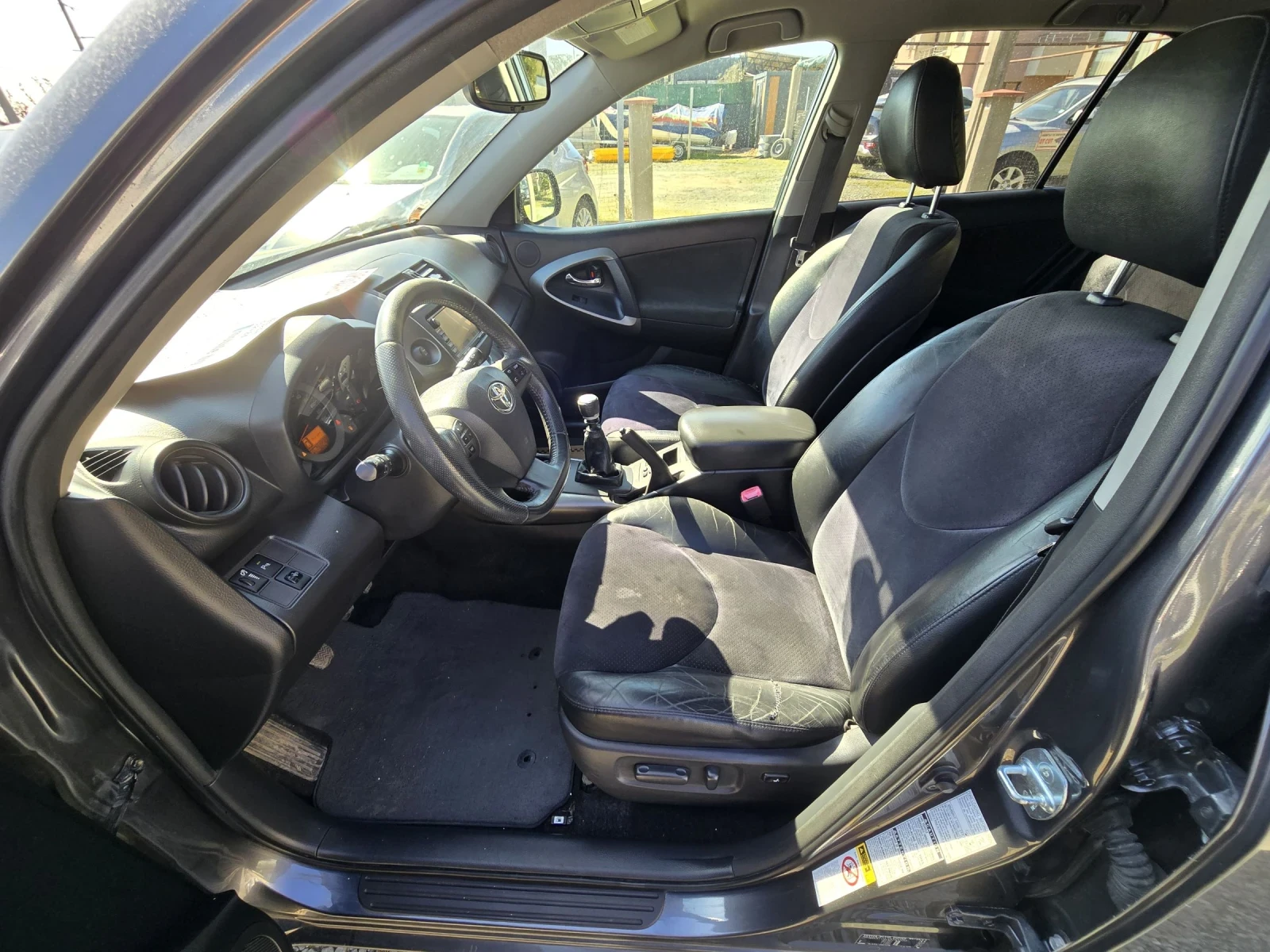 Toyota Rav4 D4D, снимка 11 - Автомобили и джипове - 53752588