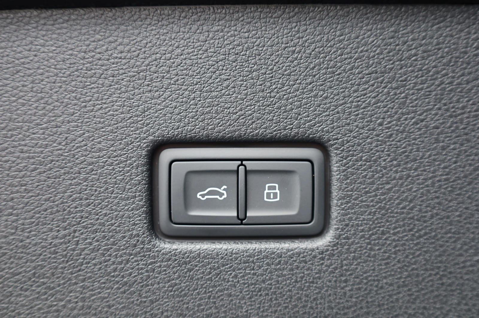 Audi SQ8 NEW* FACELIFT* RS* DIGITAL OLED LIGHT* B&O* PANO* , снимка 14 - Автомобили и джипове - 54341278