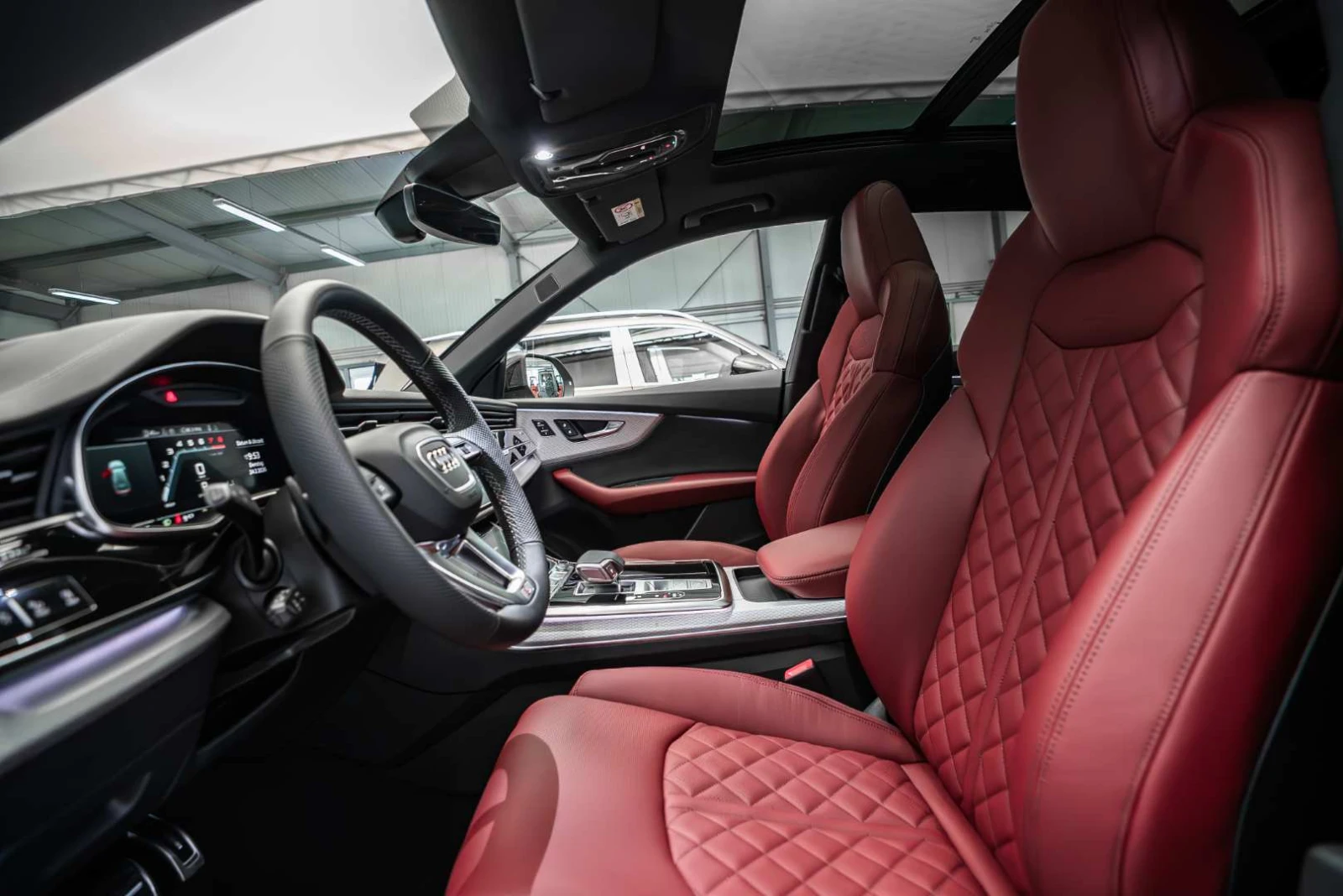 Audi SQ8 NEW* FACELIFT* RS* DIGITAL OLED LIGHT* B&O* PANO* , снимка 10 - Автомобили и джипове - 54341278