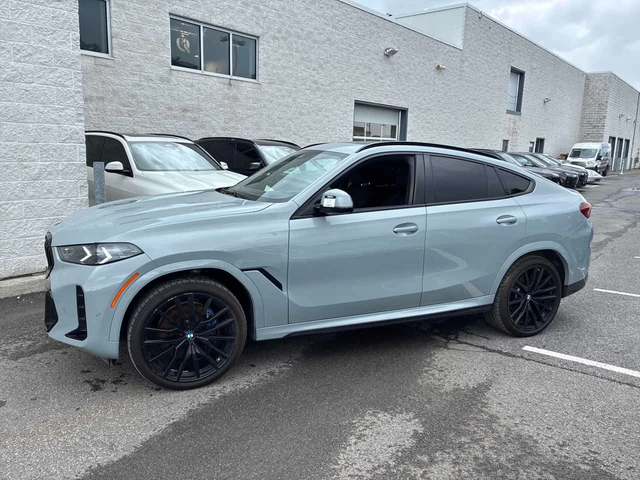 BMW X6 xDrive40i/360/DIS/HUD/H&K/ОБДУХВАНЕ/, снимка 2 - Автомобили и джипове - 54964077
