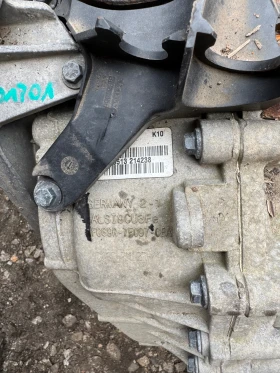 Volvo V40 2.0d D3 163к.с ръчна скоростна кутия, снимка 2