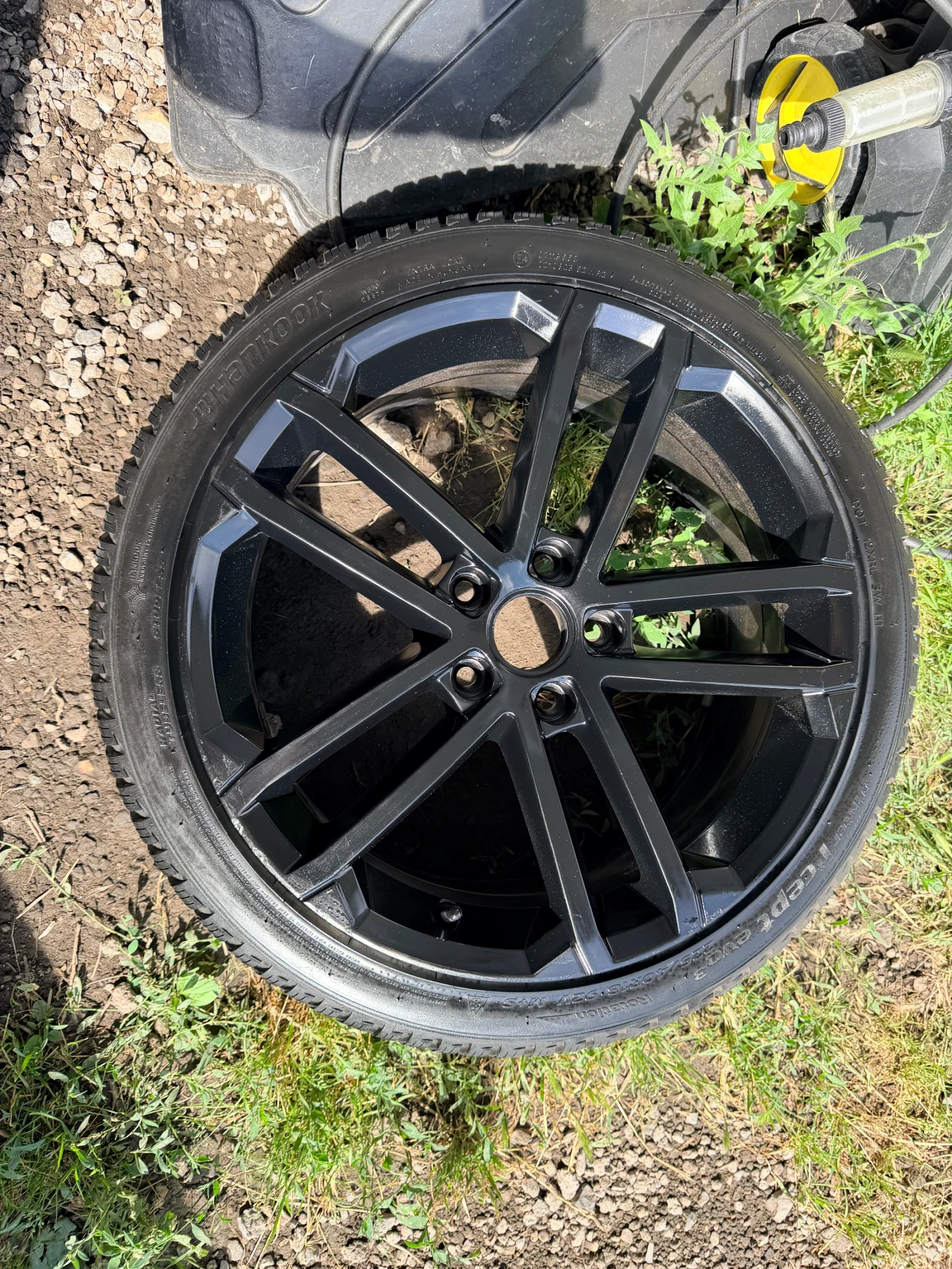 Гуми с джанти Hankook 225/40R18, снимка 2 - Гуми и джанти - 55143245