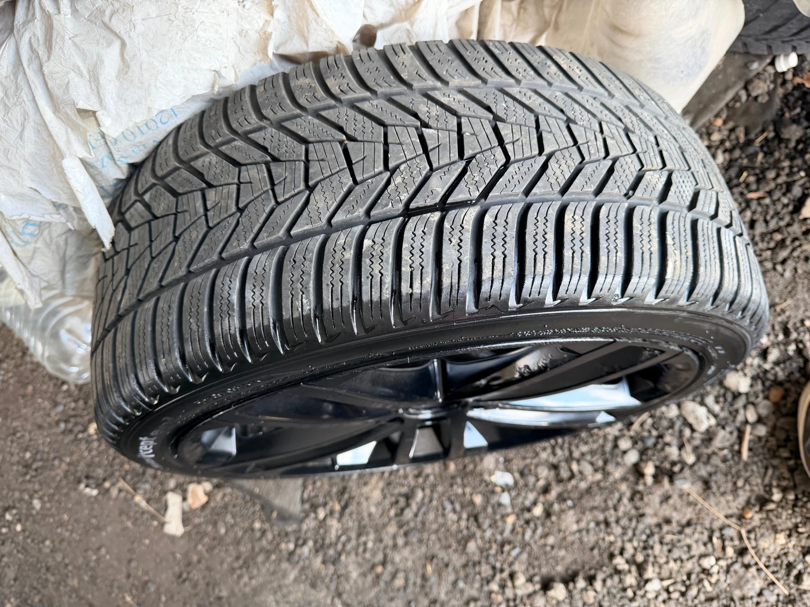 Гуми с джанти Hankook 225/40R18, снимка 6 - Гуми и джанти - 55143245