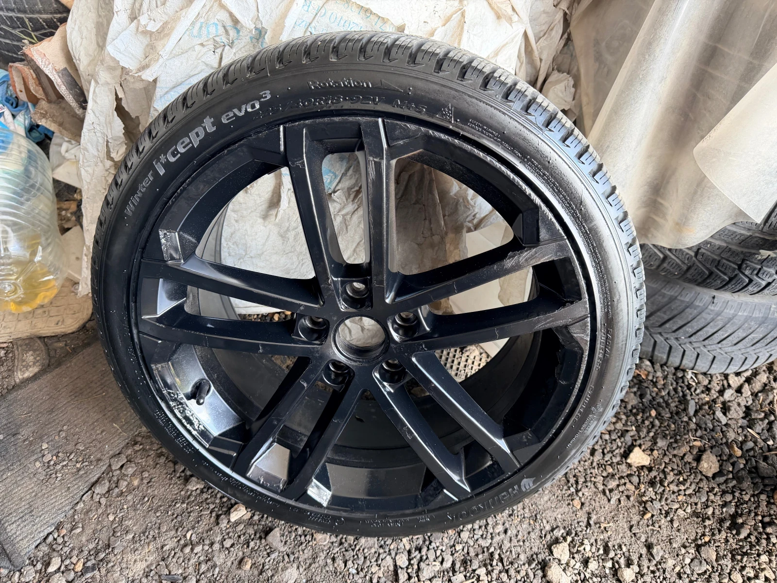 Гуми с джанти Hankook 225/40R18, снимка 4 - Гуми и джанти - 55143245