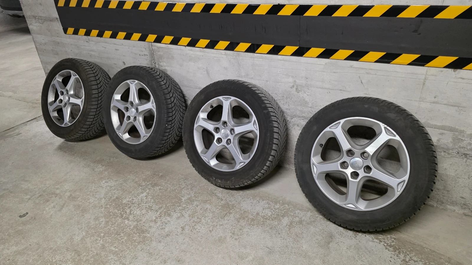 Гуми с джанти Bridgestone 215/55R16