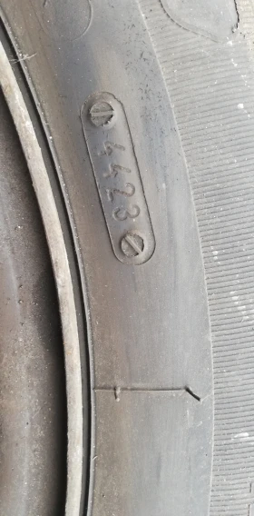 Гуми Зимни 195/60R15, снимка 5 - Гуми и джанти - 52771153