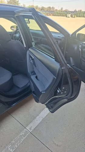 Toyota Auris, снимка 7
