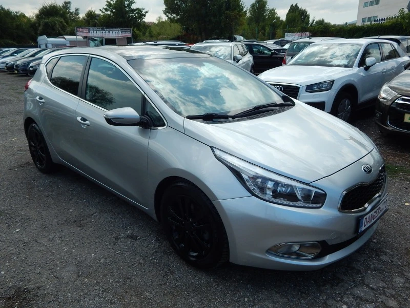 Kia Ceed 1.6i* ПЕРФЕКТНА* , снимка 3 - Автомобили и джипове - 42023725