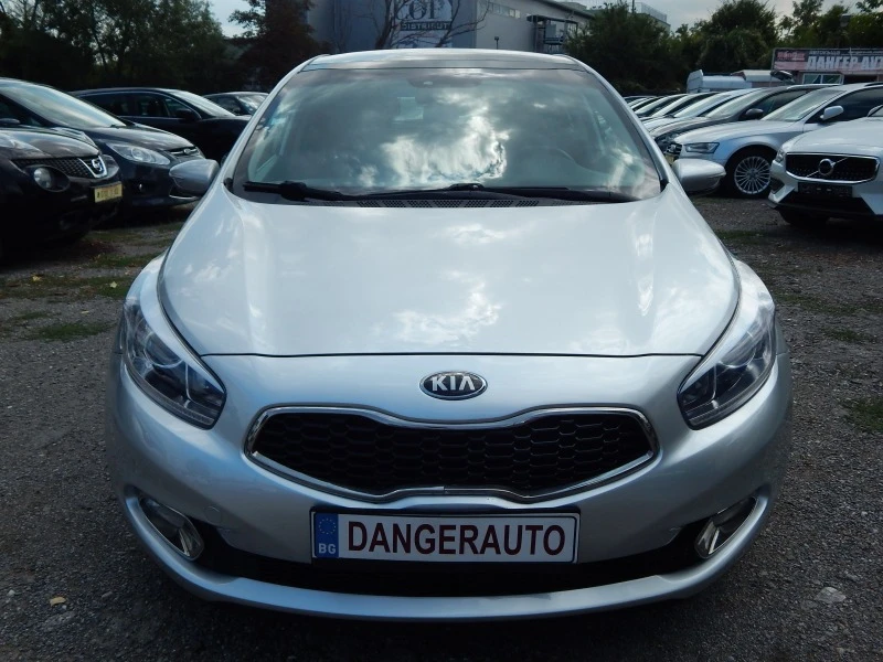 Kia Ceed 1.6i* ПЕРФЕКТНА* , снимка 2 - Автомобили и джипове - 42023725