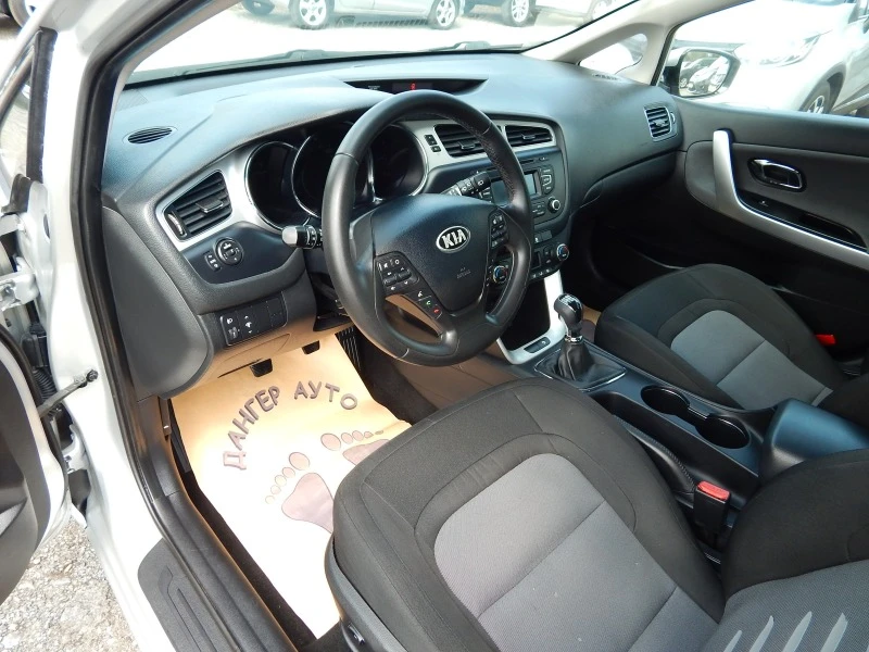 Kia Ceed 1.6i* ПЕРФЕКТНА* , снимка 9 - Автомобили и джипове - 42023725