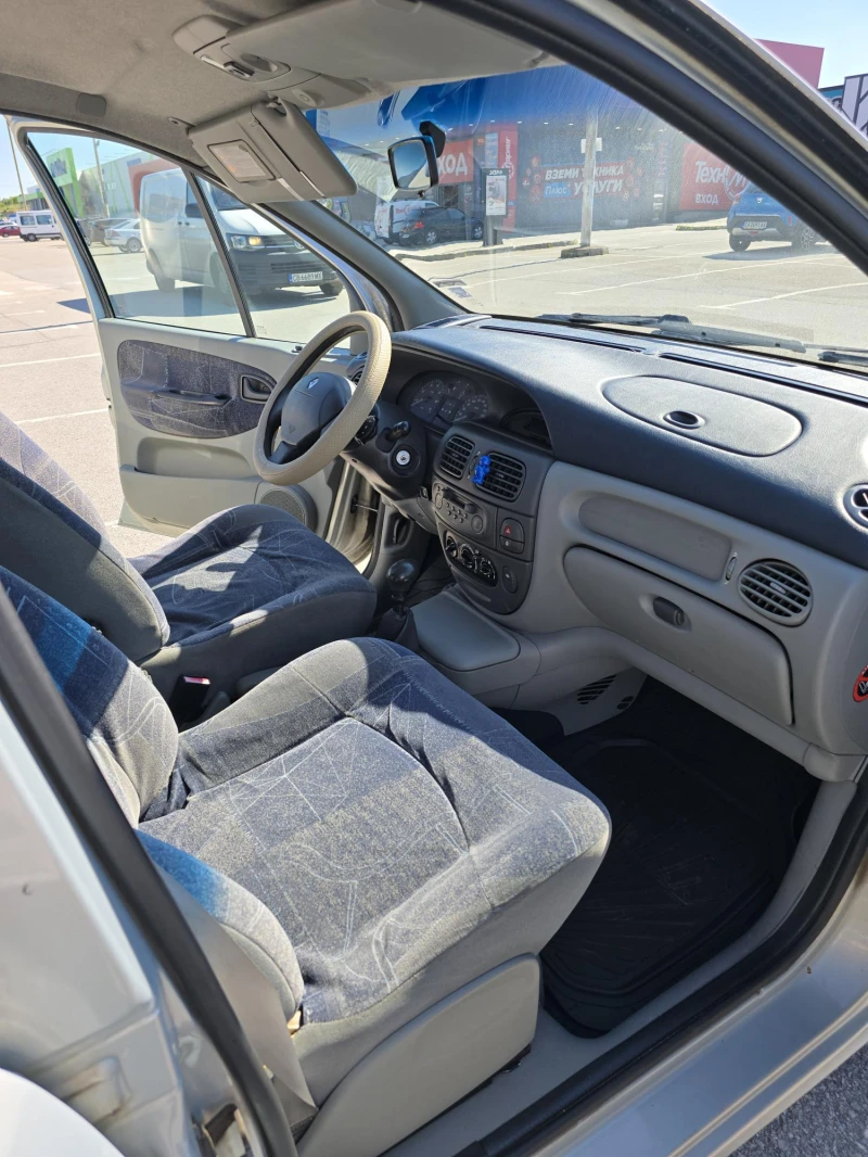 Renault Scenic, снимка 9 - Автомобили и джипове - 52295886