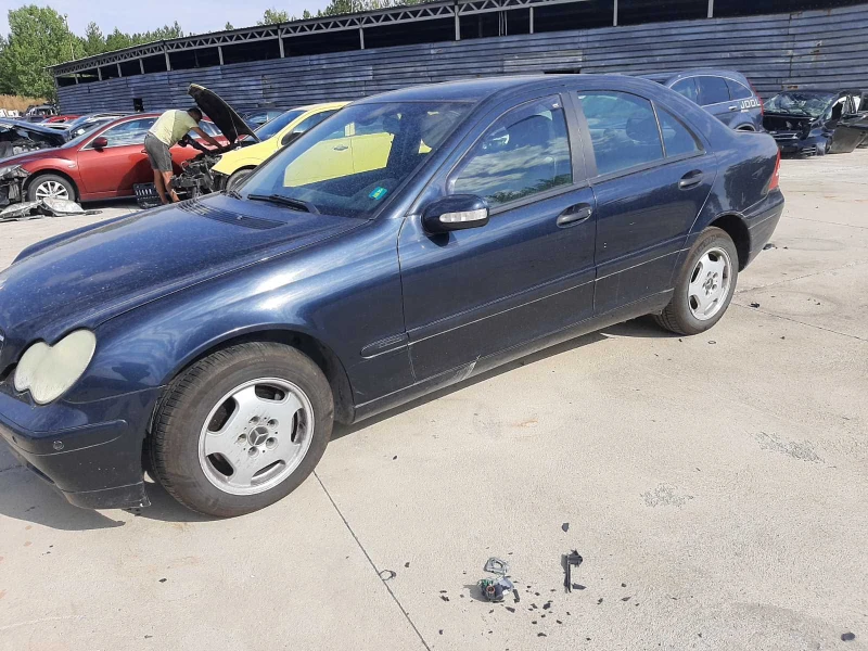 Mercedes-Benz C 220 271, снимка 3 - Автомобили и джипове - 51177679