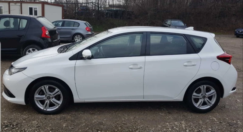 Toyota Auris 1.4 D-4D / ТОП, снимка 8 - Автомобили и джипове - 51628141