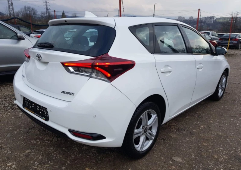 Toyota Auris 1.4 D-4D / ТОП, снимка 5 - Автомобили и джипове - 51628141