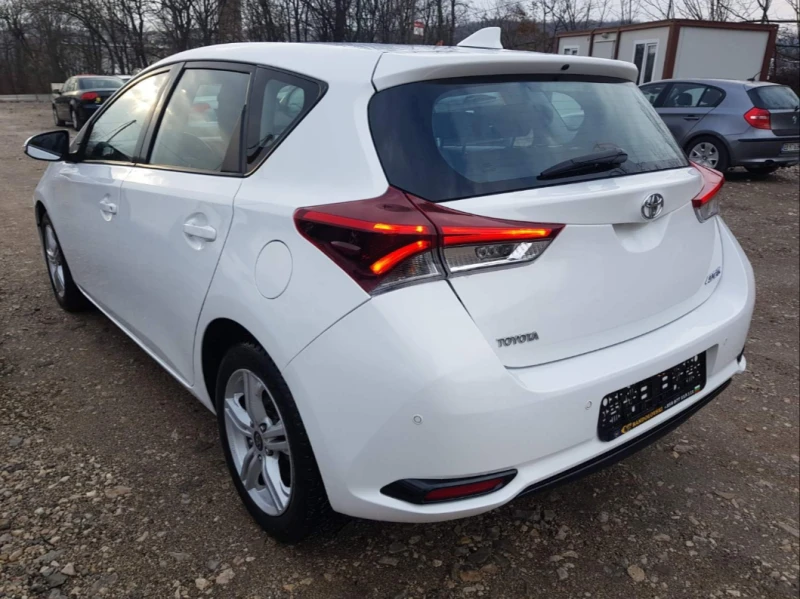 Toyota Auris 1.4 D-4D / ТОП, снимка 7 - Автомобили и джипове - 51628141