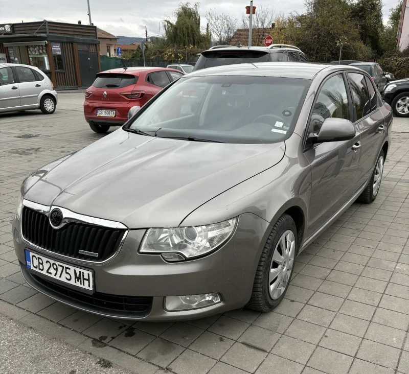 Skoda Superb 1.6 TDI, снимка 2 - Автомобили и джипове - 52657308
