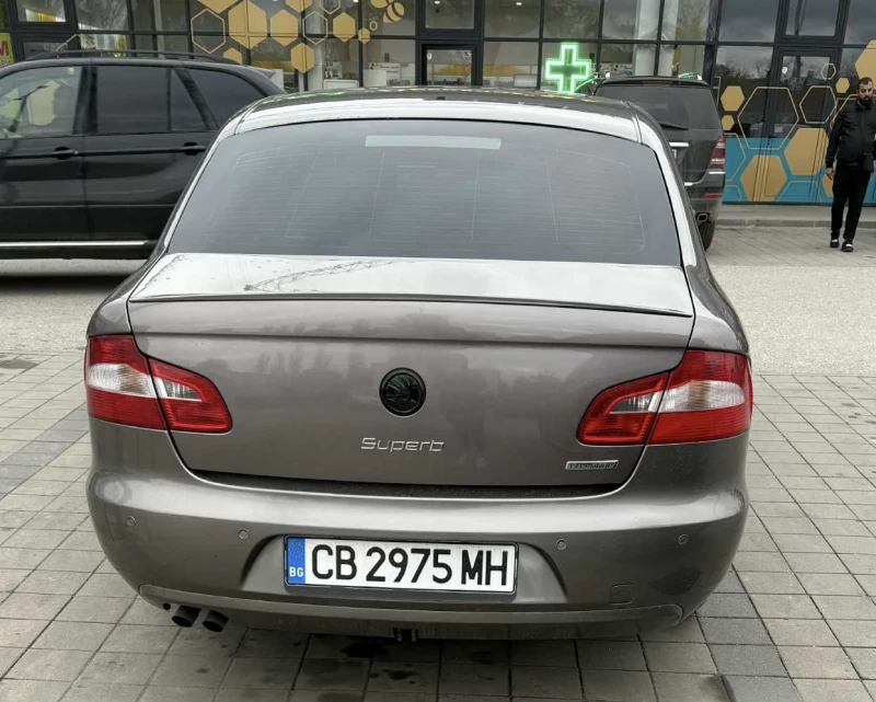 Skoda Superb 1.6 TDI, снимка 3 - Автомобили и джипове - 52657308