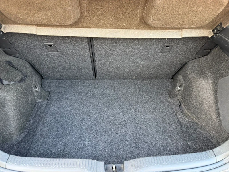 Toyota Auris 1, 4 Бензин 140 000км. Отлична!!!, снимка 11 - Автомобили и джипове - 53167676