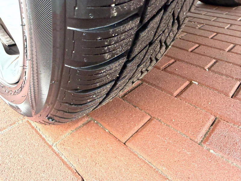 Toyota Auris 1, 4 Бензин 140 000км. Отлична!!!, снимка 12 - Автомобили и джипове - 53167676