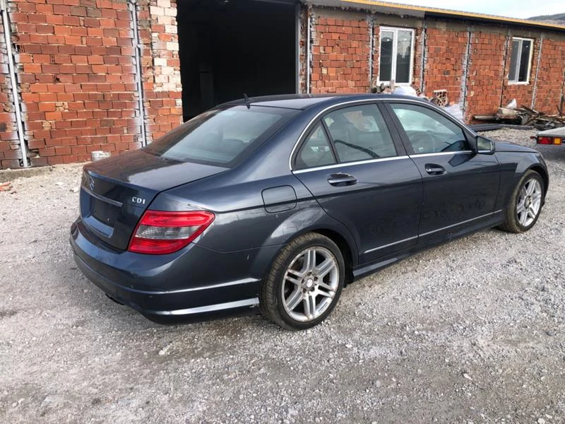 Mercedes-Benz C 220, снимка 4 - Автомобили и джипове - 46610616