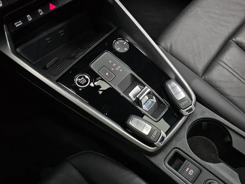 Audi A3 40 Tfsi, снимка 9 - Автомобили и джипове - 55390227