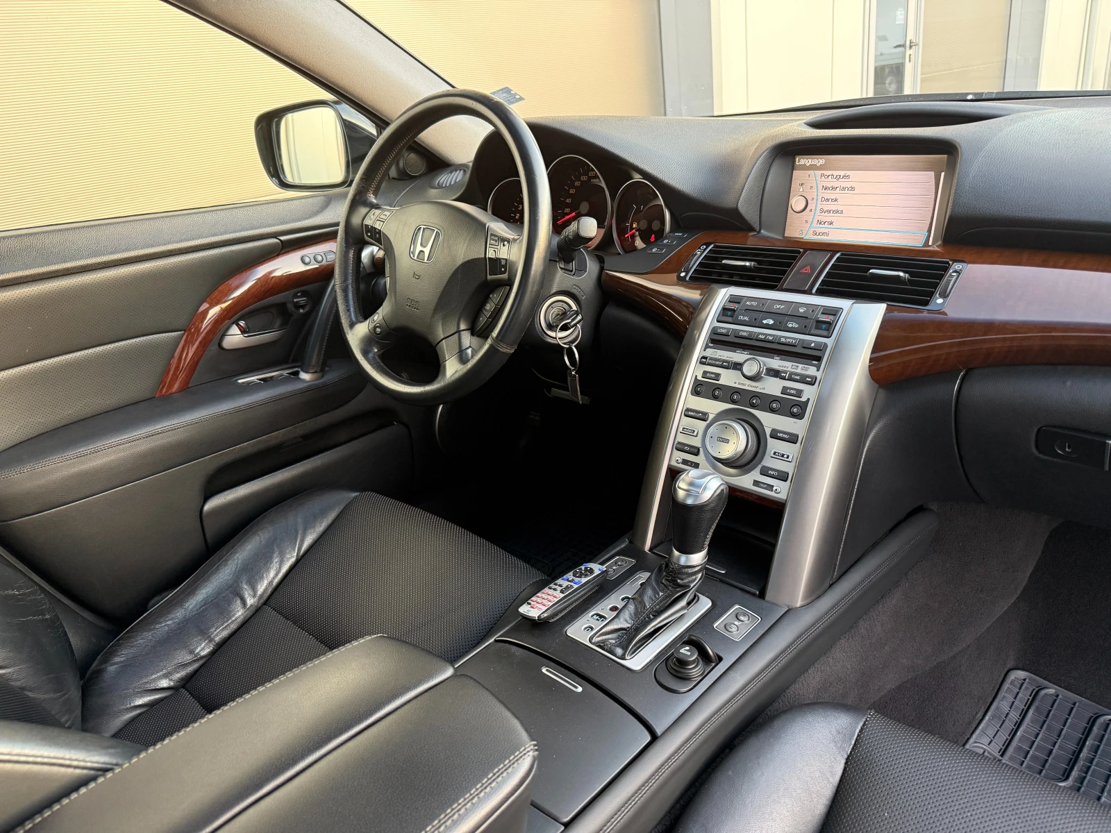 Honda Legend реален пробег, снимка 16 - Автомобили и джипове - 39675437
