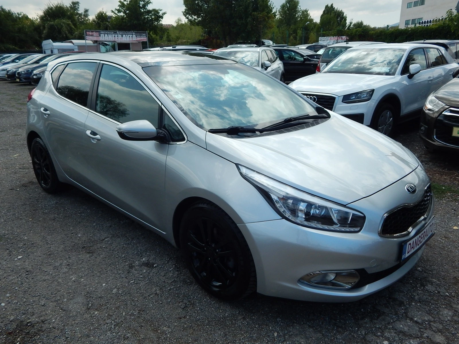 Kia Ceed 1.6i* ПЕРФЕКТНА*  - изображение 3