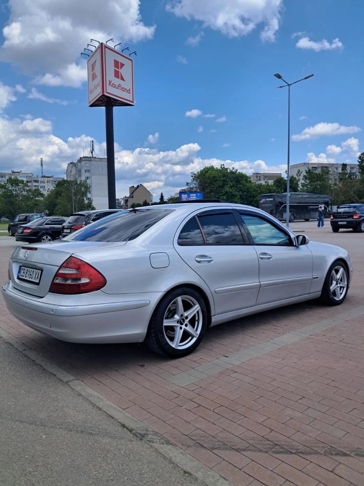 Mercedes-Benz E 320  - изображение 4